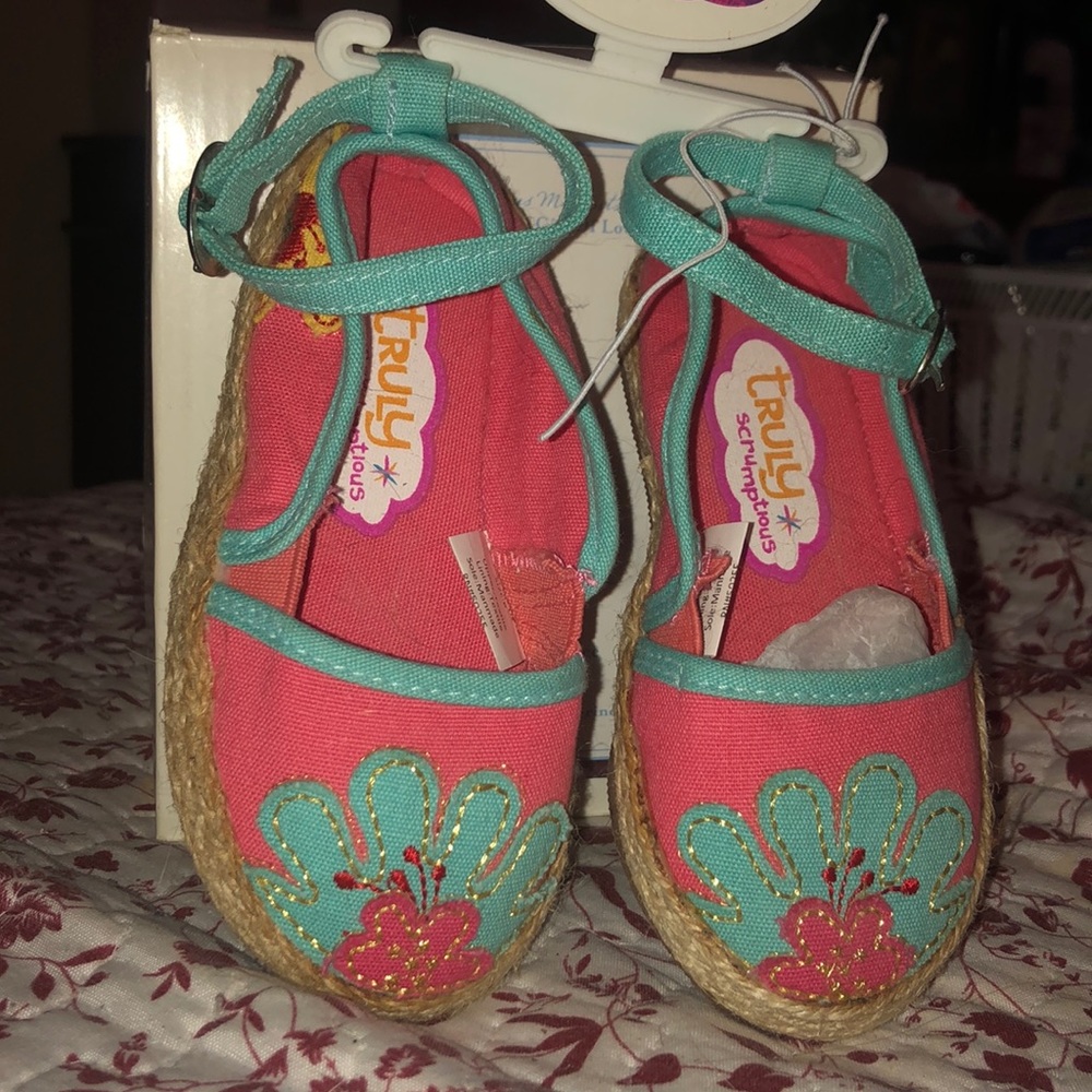 New Baby girl shoes size 6